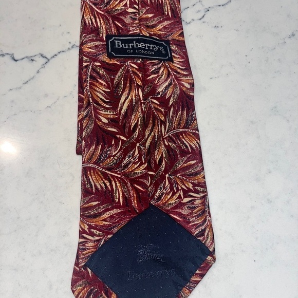 Burberrys of London • 100% Pure Silk • Men’s Designer Neck Tie - Picture 3 of 4